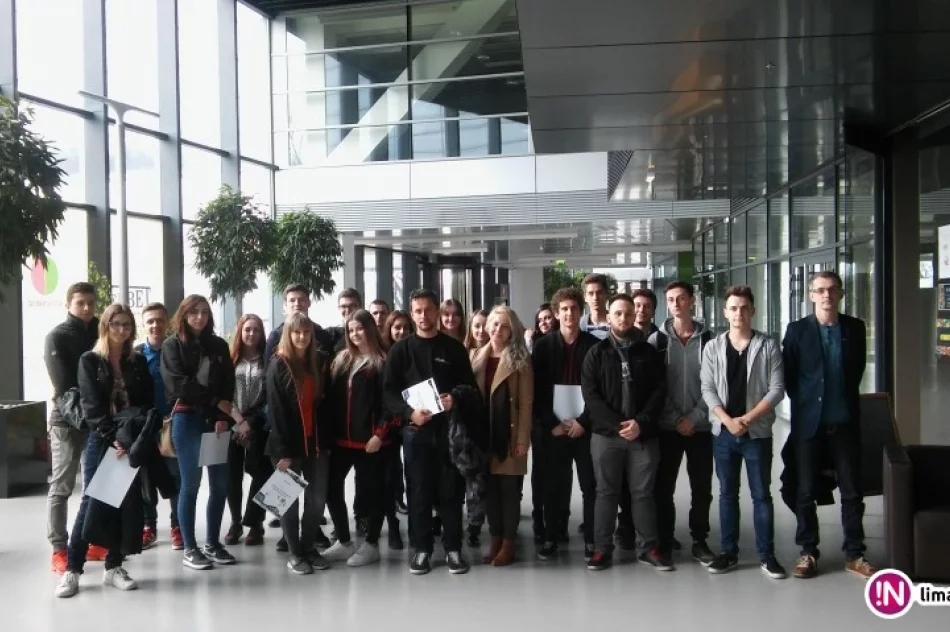 Uczniowie odwiedzili przedsiębiorstwa - zdjęcie 3