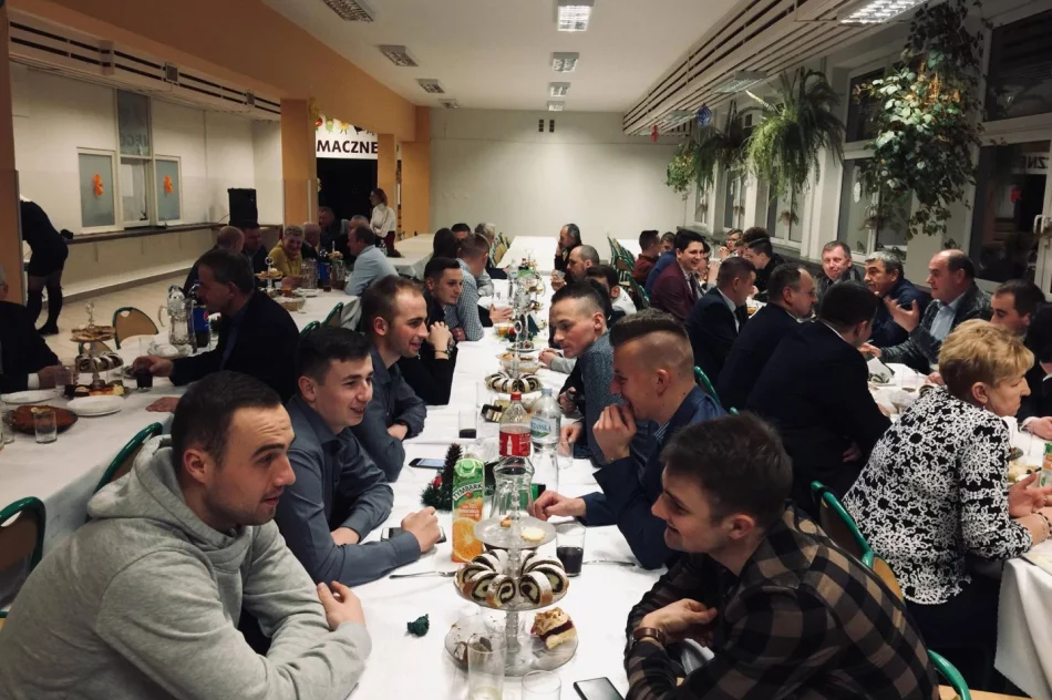 Wigilijne spotkanie LKS Płomień Limanowa  - zdjęcie 2