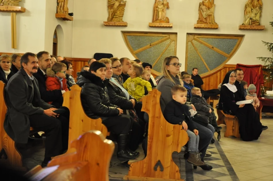 Pierwsze Jasełka w kościele w Niedźwiedziu - zdjęcie 8
