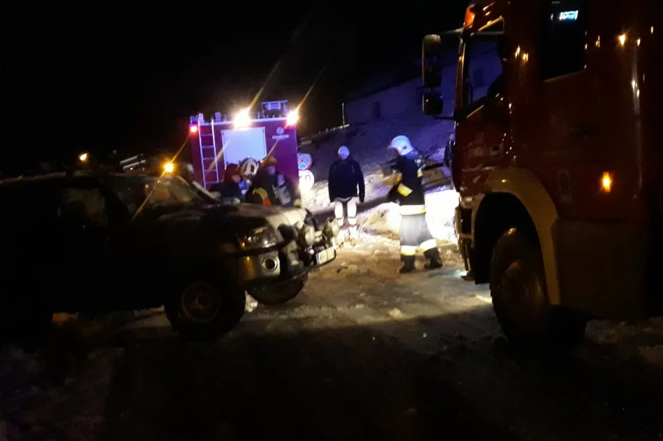 Zjeżdżał z parkingu i dachował - zdjęcie 2