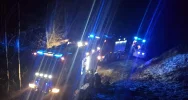 Mężczyzna wpadł do koryta potoku, pomogli strażacy i ratownicy medyczni - zdjęcie 5
