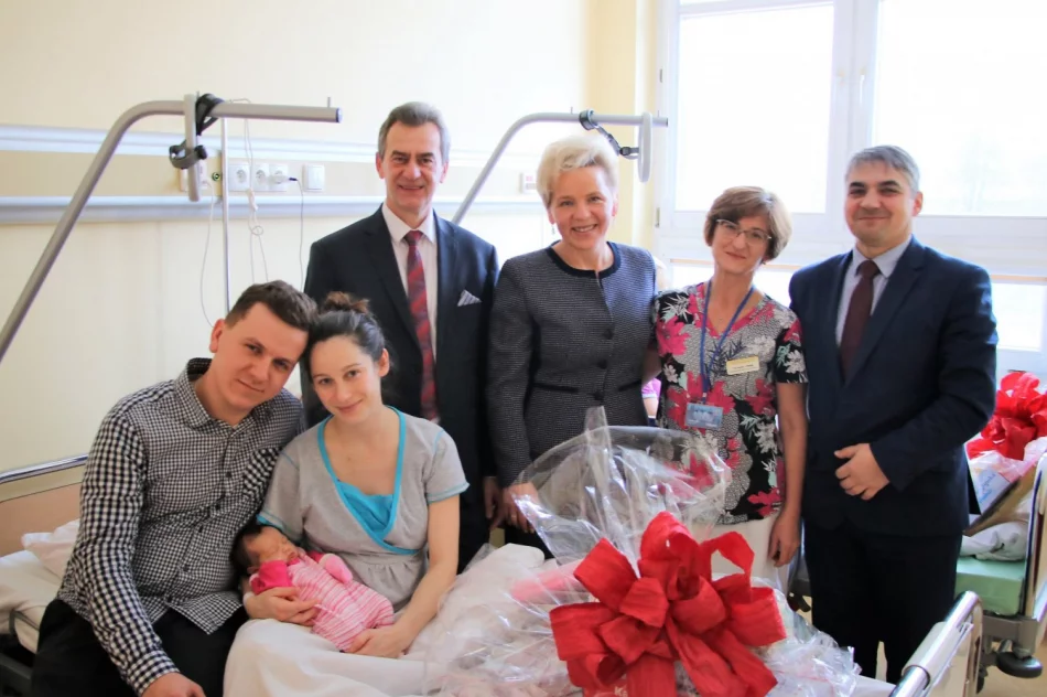 Laura przyszła na świat w Nowy Rok, pięć minut po północy - zdjęcie 2