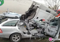 Ciężarówka z Limanowej zderzyła się czołowo z osobówką. Wypadek nagrała kamera (wideo) - zdjęcie główne