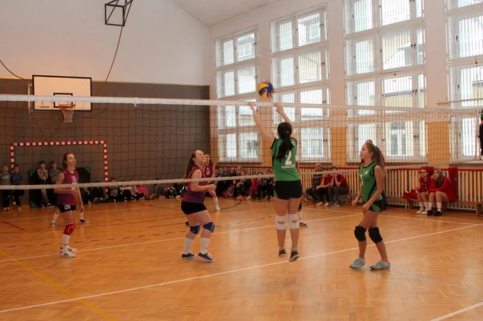Dziewczęta z Pisarzowej kolejny raz niepokonane w siatkówce  - zdjęcie 6