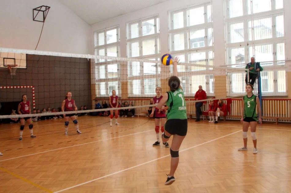 Dziewczęta z Pisarzowej kolejny raz niepokonane w siatkówce  - zdjęcie 7