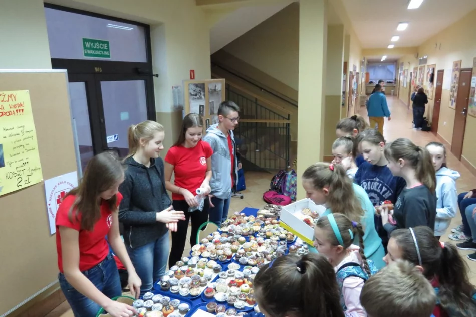 „Razem na Święta” - wolontariat w SP Nr 1 im. Bohaterów Westerplatte w Starej Wsi  - zdjęcie 4