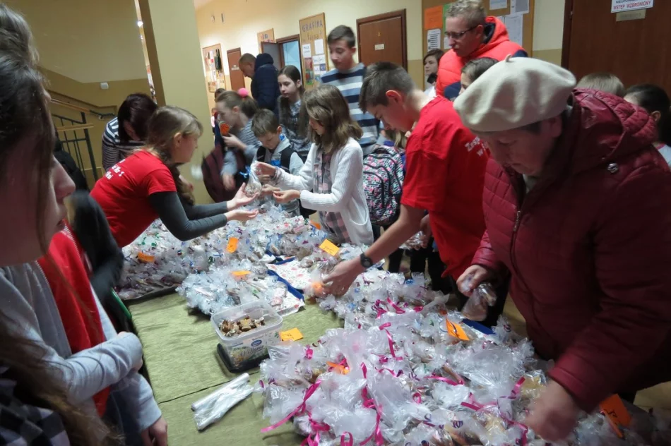 „Razem na Święta” - wolontariat w SP Nr 1 im. Bohaterów Westerplatte w Starej Wsi  - zdjęcie 15