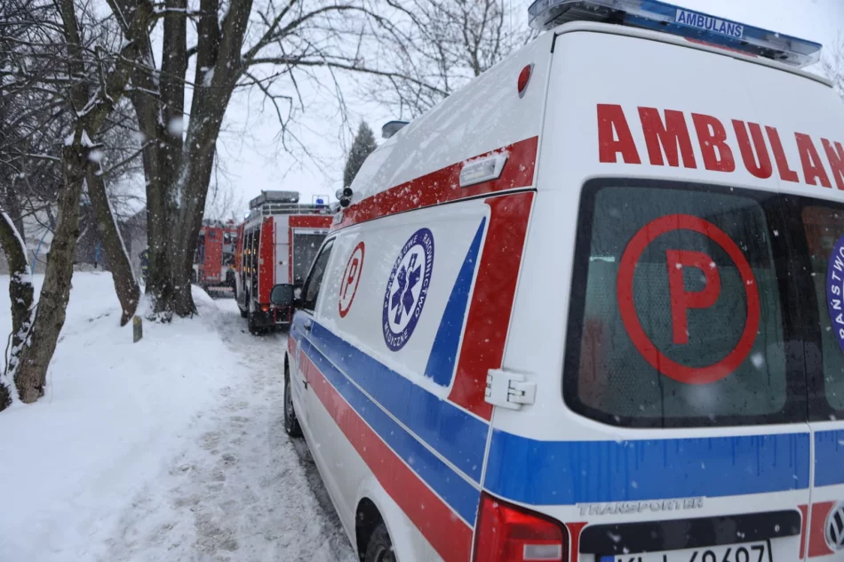 Pożar budynku mieszkalnego - jedna osoba poparzona - zdjęcie 5