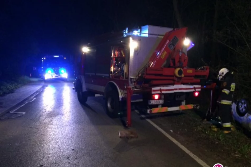 Subaru dachowało w korycie potoku - zdjęcie 3