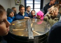 Pierwsze zajęcia edukacyjne w zagórzańskiej pasiece - zdjęcie główne