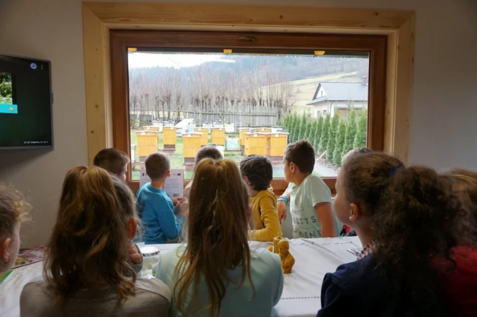 Pierwsze zajęcia edukacyjne w zagórzańskiej pasiece - zdjęcie 2