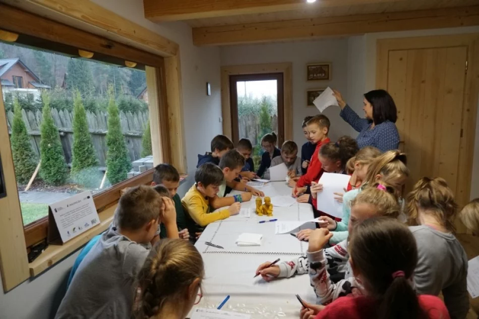 Pierwsze zajęcia edukacyjne w zagórzańskiej pasiece - zdjęcie 14