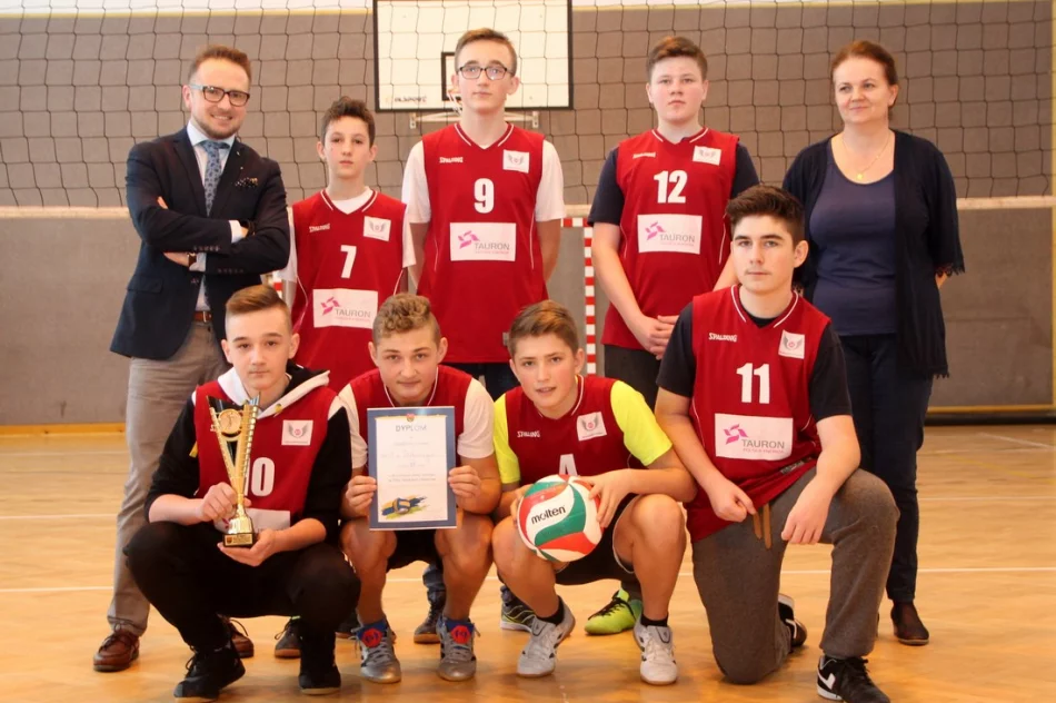 Chłopcy z Pisarzowej Mistrzami Gminy w piłce siatkowej  - zdjęcie 5