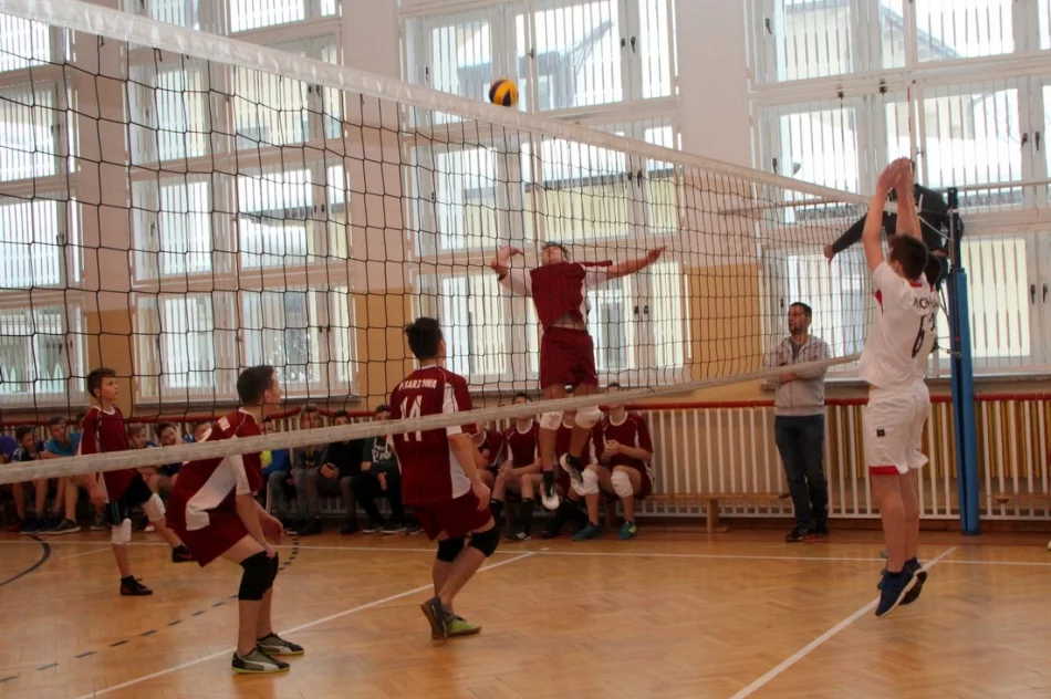 Chłopcy z Pisarzowej Mistrzami Gminy w piłce siatkowej  - zdjęcie 10