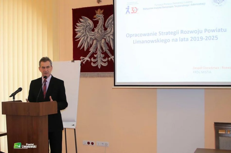 Trwają prace nad nową strategią dla powiatu. Odbyło się pierwsze spotkanie warsztatowe - zdjęcie 2