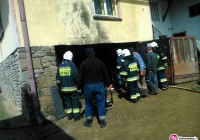 50 tys. zł strat po pożarze garażu - zdjęcie główne