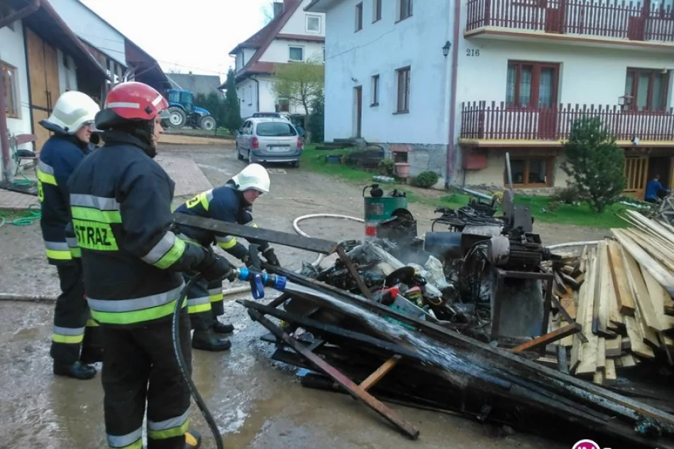 50 tys. zł strat po pożarze garażu - zdjęcie 2