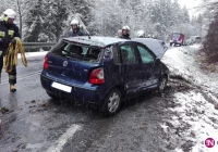 Volkswagen dachował w przydrożnym rowie - zdjęcie główne