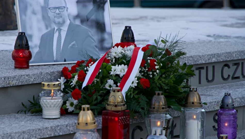 Limanowianie w geście solidarności uczcili zamordowanego prezydenta Gdańska - zdjęcie 1