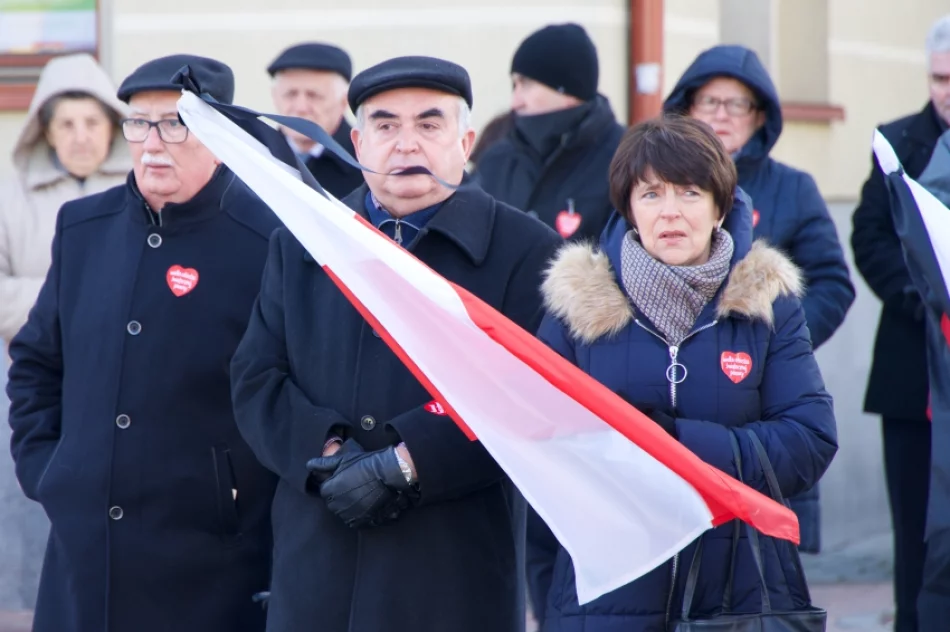 Limanowianie w geście solidarności uczcili zamordowanego prezydenta Gdańska - zdjęcie 2