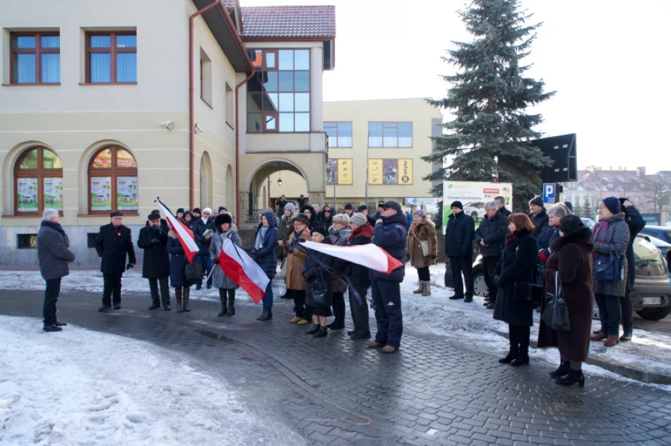 Limanowianie w geście solidarności uczcili zamordowanego prezydenta Gdańska - zdjęcie 3