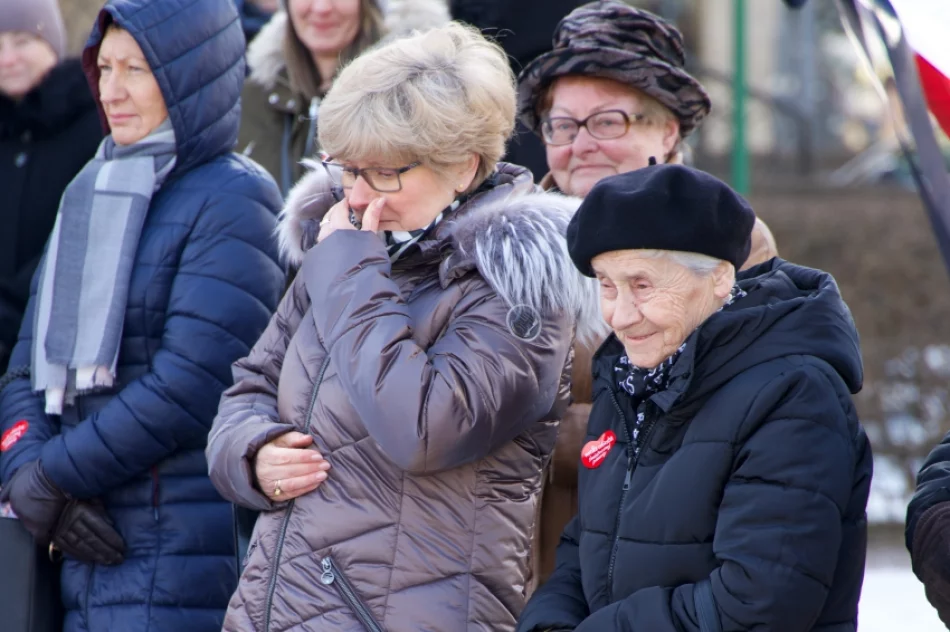 Limanowianie w geście solidarności uczcili zamordowanego prezydenta Gdańska - zdjęcie 4