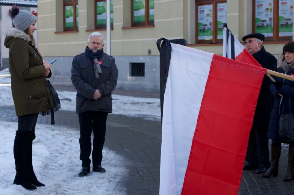 Limanowianie w geście solidarności uczcili zamordowanego prezydenta Gdańska - zdjęcie 5