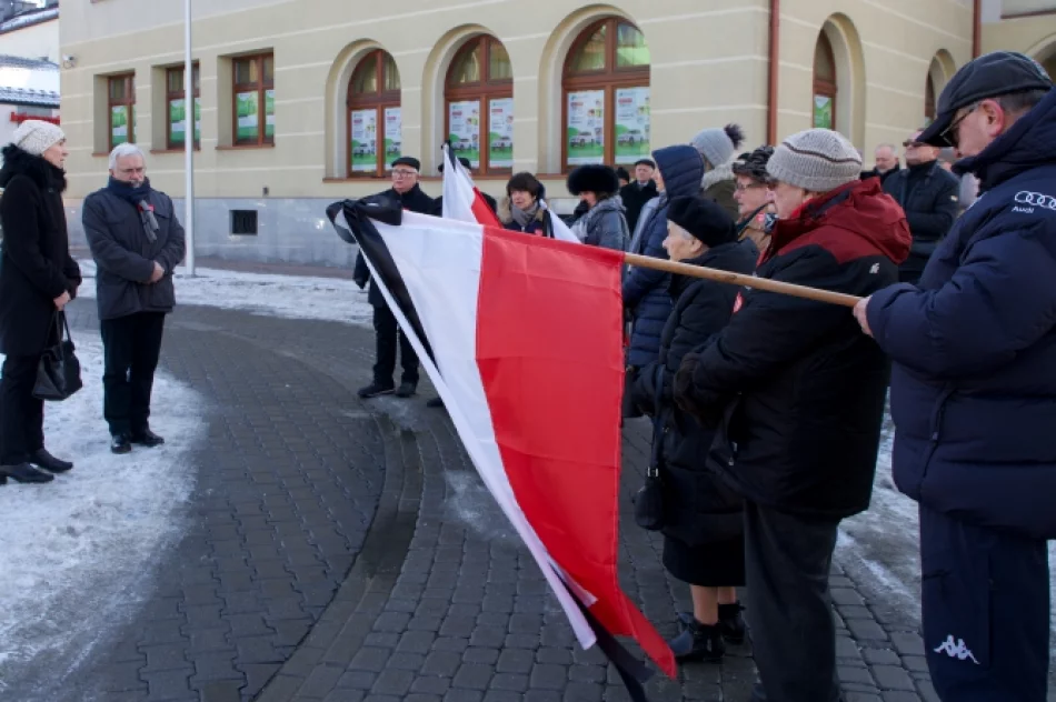 Limanowianie w geście solidarności uczcili zamordowanego prezydenta Gdańska - zdjęcie 6