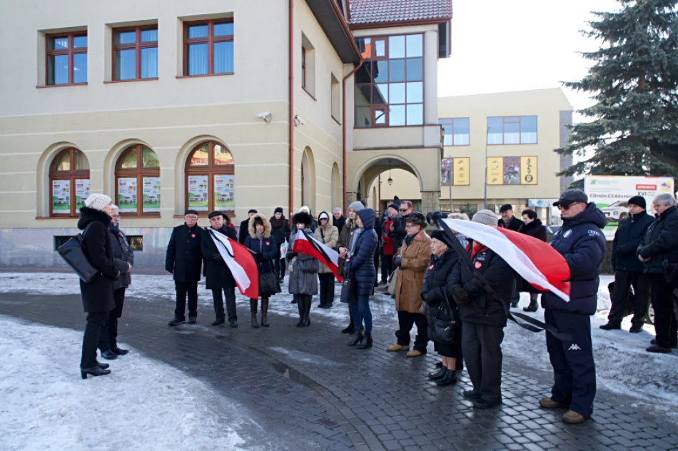 Limanowianie w geście solidarności uczcili zamordowanego prezydenta Gdańska - zdjęcie 7