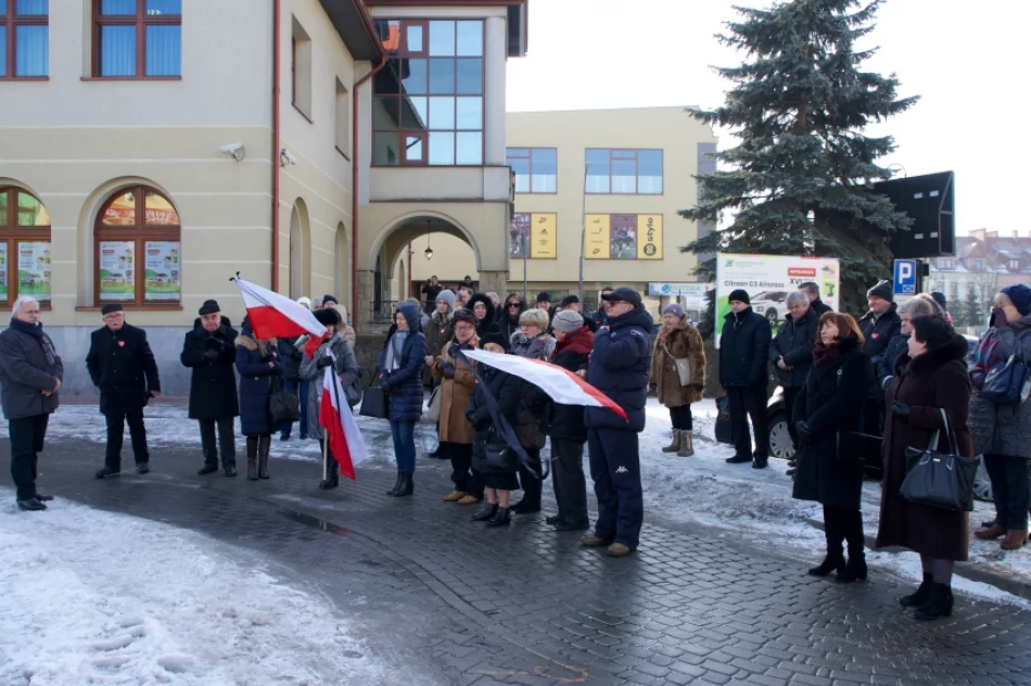 Limanowianie w geście solidarności uczcili zamordowanego prezydenta Gdańska - zdjęcie 9