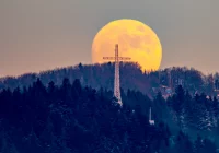 W poniedziałek superpełnia oraz całkowite zaćmienie Księżyca - zdjęcie główne