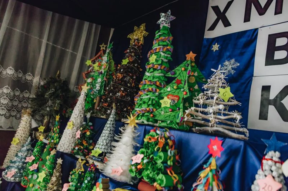 10. Miejsko - Gminny Bożonarodzeniowy Konkurs Plastyczny dla dzieci niepełnosprawnych - „Świąteczna choinka” - zdjęcie 4