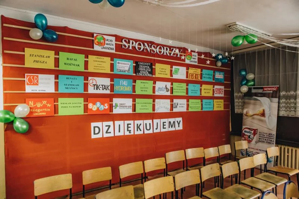 10. Miejsko - Gminny Bożonarodzeniowy Konkurs Plastyczny dla dzieci niepełnosprawnych - „Świąteczna choinka” - zdjęcie 11