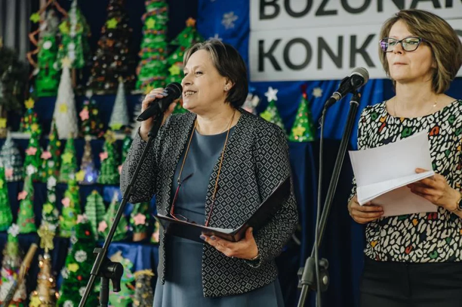 10. Miejsko - Gminny Bożonarodzeniowy Konkurs Plastyczny dla dzieci niepełnosprawnych - „Świąteczna choinka” - zdjęcie 12