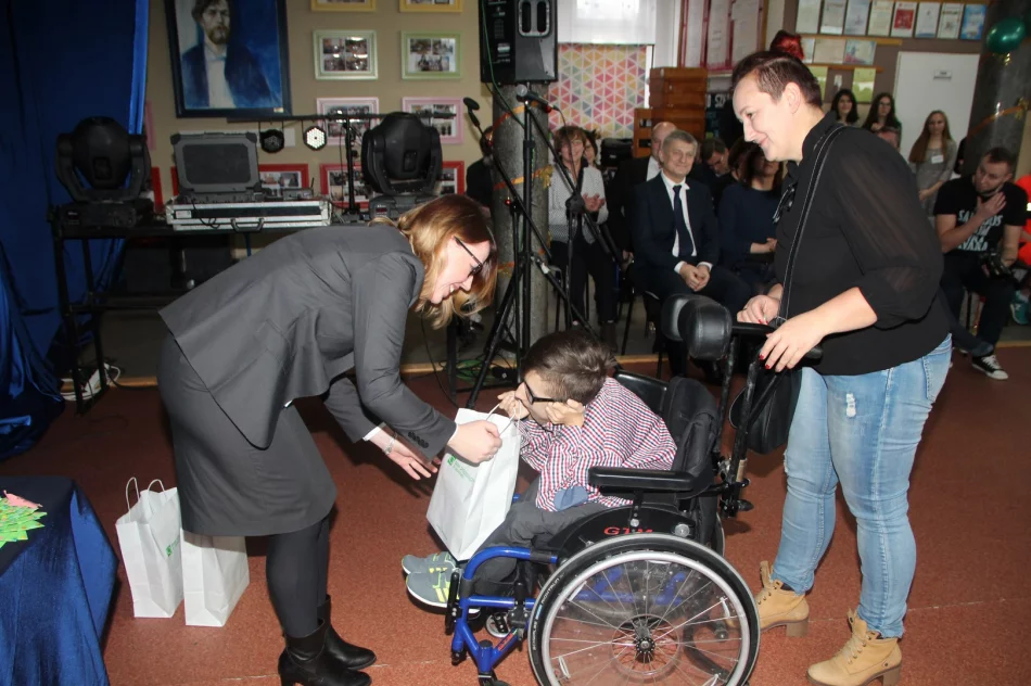 X Miejsko - Gminny Konkurs Plastyczny „Świąteczna choinka” w Rupniowie  - zdjęcie 8