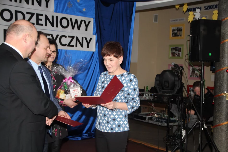 X Miejsko - Gminny Konkurs Plastyczny „Świąteczna choinka” w Rupniowie  - zdjęcie 13