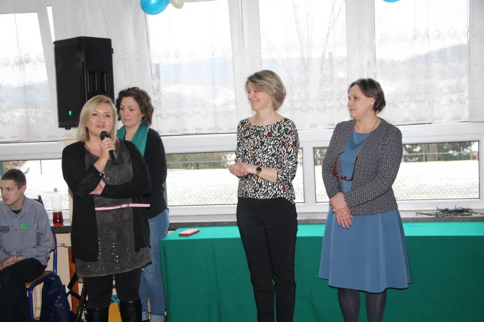 X Miejsko - Gminny Konkurs Plastyczny „Świąteczna choinka” w Rupniowie  - zdjęcie 17