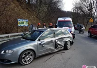 Auta zderzyły się przed mostem - zdjęcie główne