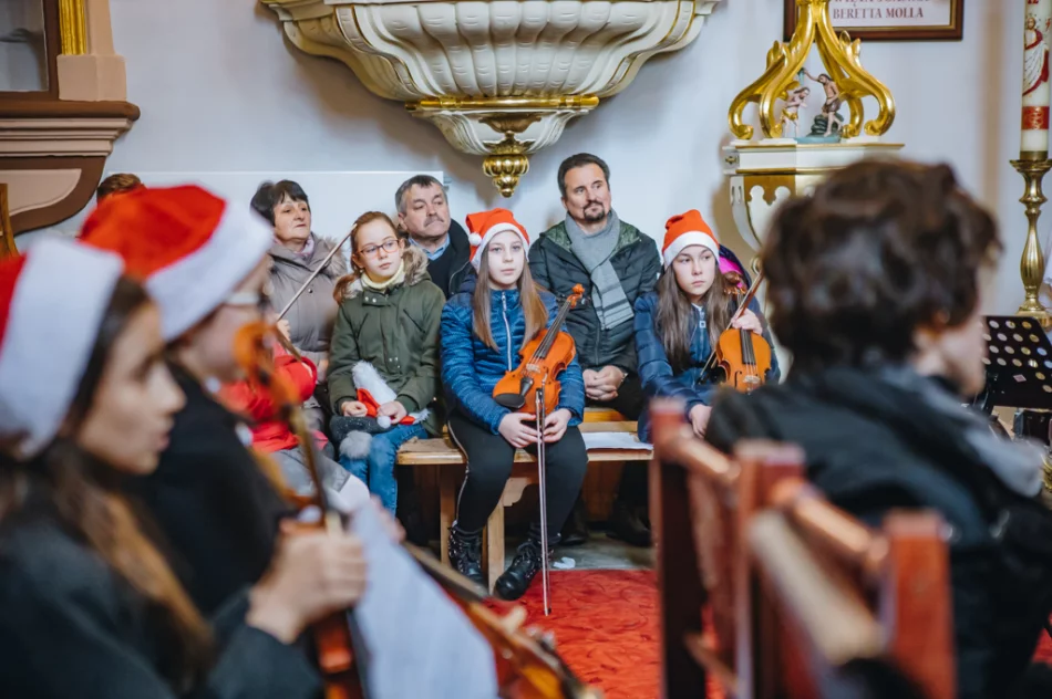 Młodzi muzycy kolędowali w swoich rodzinnych stronach - zdjęcie 8