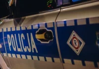 19-latek wjechał do rowu i uszkodził ogrodzenie - zdjęcie główne