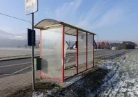 Zniszczone wiaty - gmina apeluje o czujność - zdjęcie główne