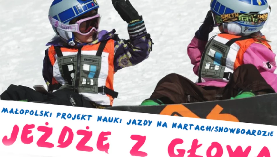 Uczniowie Limanowskich Szkół rozpoczęli naukę jazdy na nartach w ramach projektu „Jeżdżę z głową” - zdjęcie 1