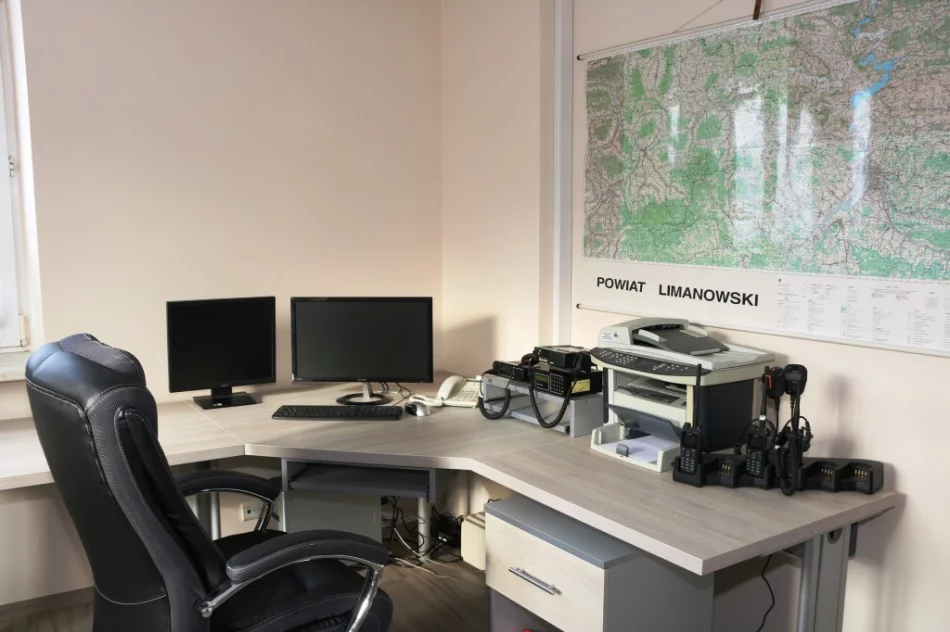 Zmodernizowane stanowisko kierowania w Komendzie Powiatowej PSP w Limanowej - zdjęcie 3