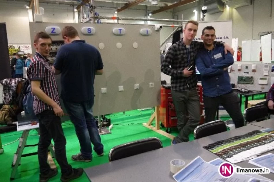 Jako jedyna szkoła z Limanowszczyzny promują się na wojewódzkich targach - zdjęcie 2