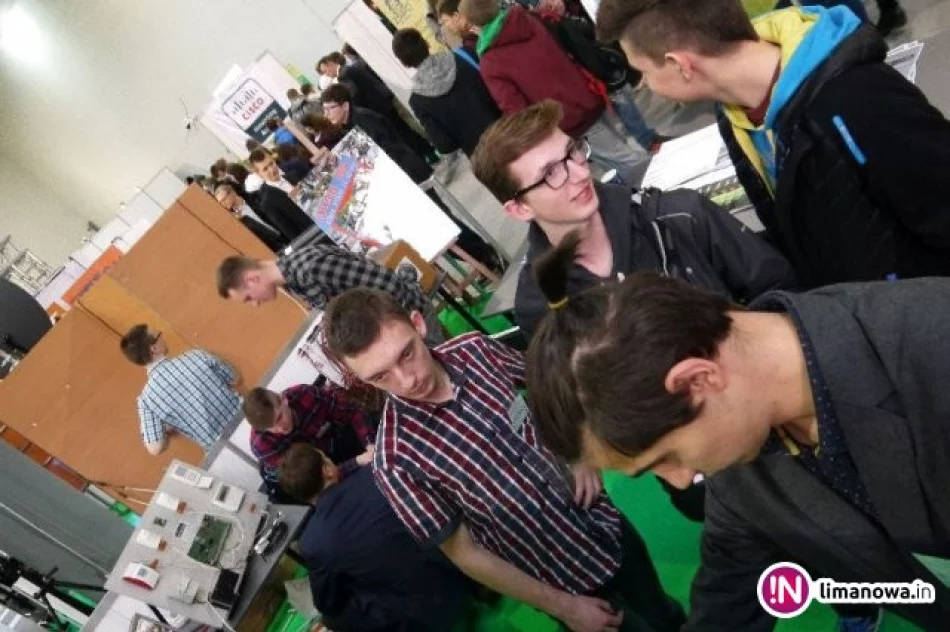 Jako jedyna szkoła z Limanowszczyzny promują się na wojewódzkich targach - zdjęcie 4