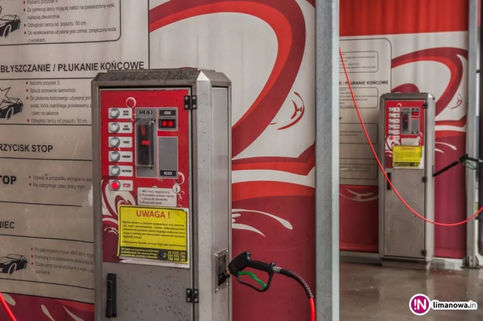 Uszkodzono myjnię, skradziono pieniądze. ZGK prosi o pomoc i oferuje nagrodę - zdjęcie 2