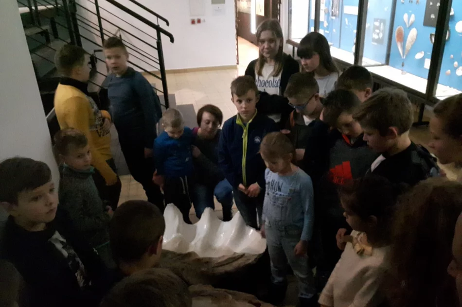 Atrakcje dla dzieci i młodzieży spędzających drugi tydzień ferii z biblioteką - zdjęcie 2