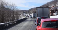 Samochód zderzył się z karetką - jedna osoba ranna - zdjęcie 4