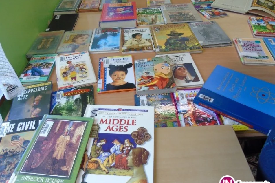 Dostali ponad 70 książek ze szkół przy amerykańskich bazach wojskowych - zdjęcie 3