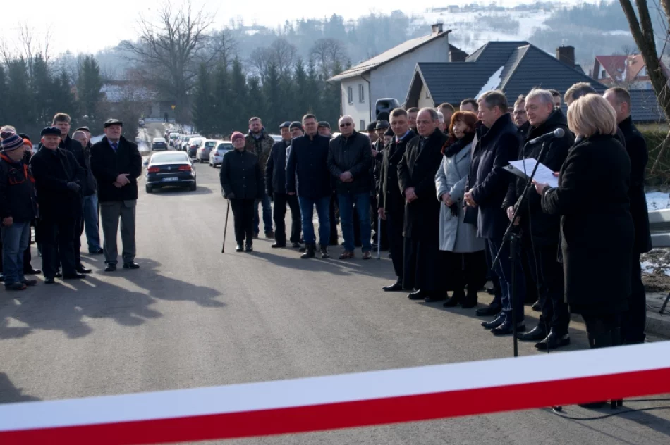 Poświęcono i uroczyście oddano do użytku "polityczny" most - zdjęcie 2